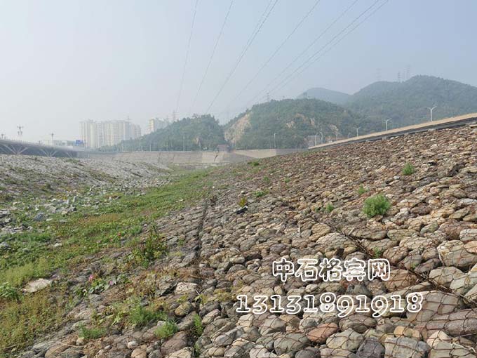 護坡格賓石籠價格咨詢電話13131891918 護坡格賓石籠價格咨詢電話13131891918
